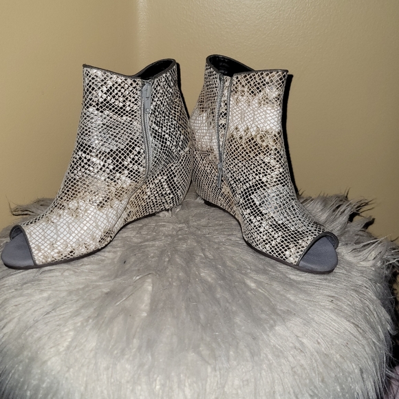 Naughty Monkey snake print booties - Picture 2 of 4